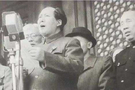 他高喊“人民万岁”，人民开始当家做主